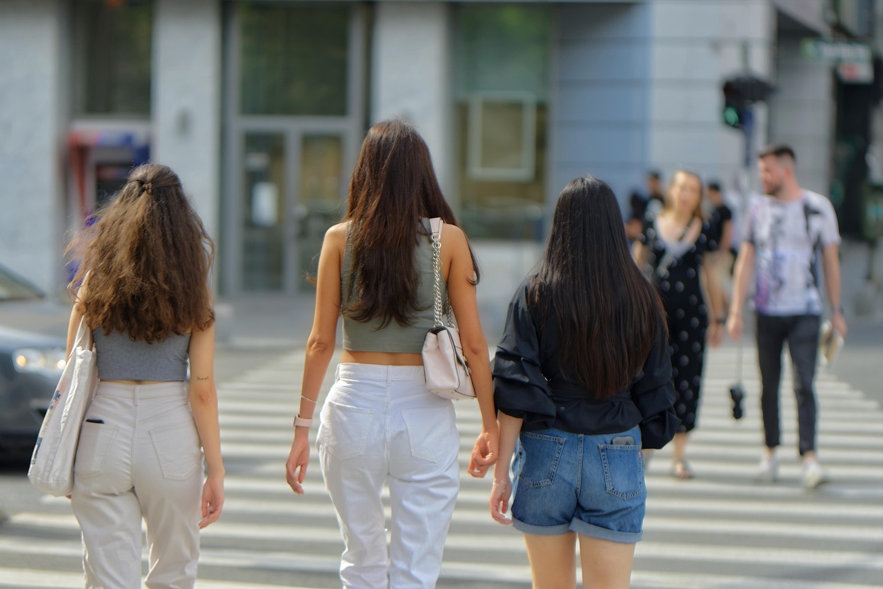 Mulheres Interessantes Próximas a Você