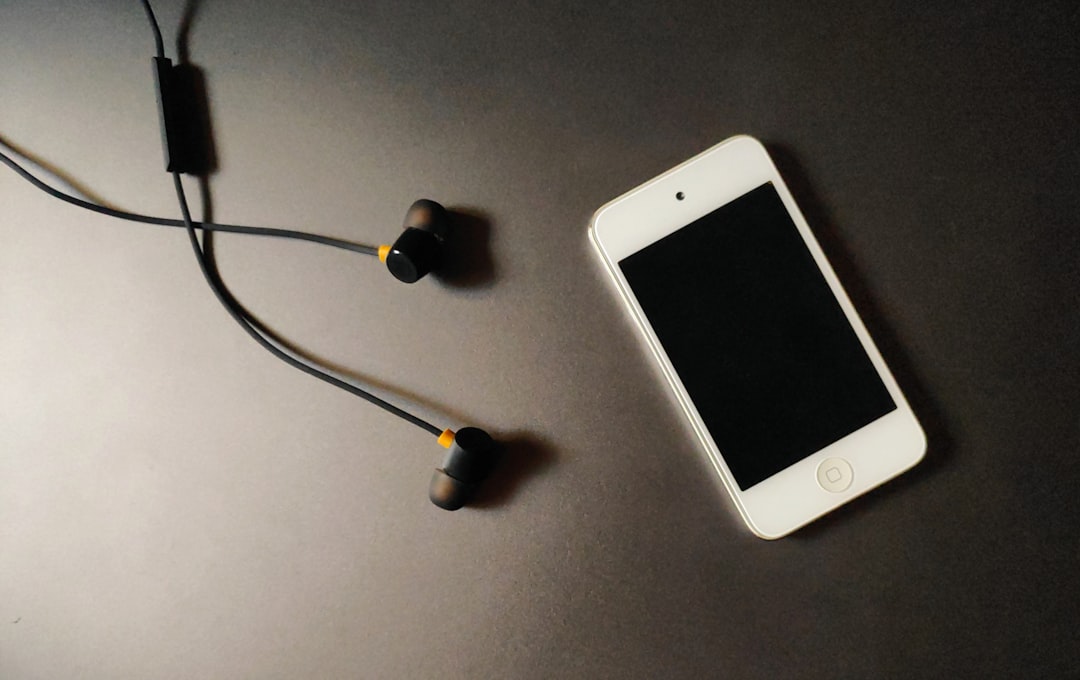 Radios no Celular: Música e Informação na Mão